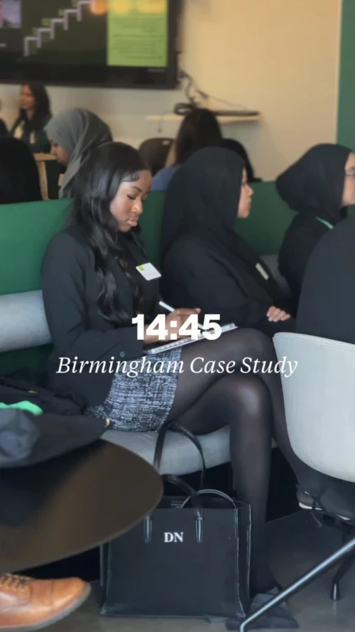Come with us to the Hogan Lovells Birmingham Office Open Day! Here’s what we got up to:  🍴 Networking Lunch  🎤 Welcome Presentation 💼 Partner & Counsel Panel 📚 Birmingham Case Study ☕ Break 🤝